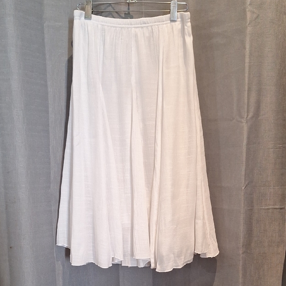 Source Unknown Dresses & Skirts - White Flowy Skirt In Gauzy Type Material